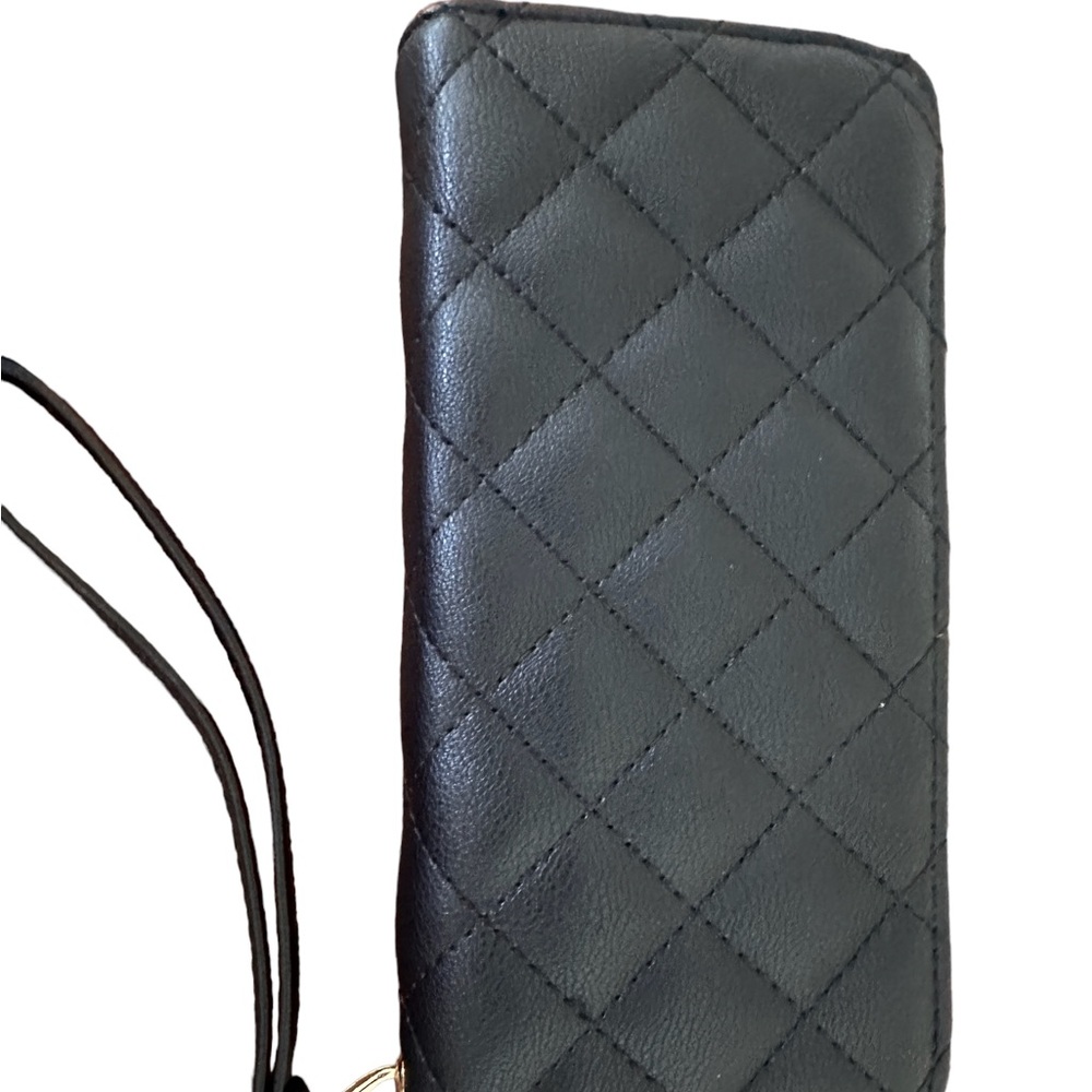 Women’s wallet/ wristlet approximately 8 by 4 new